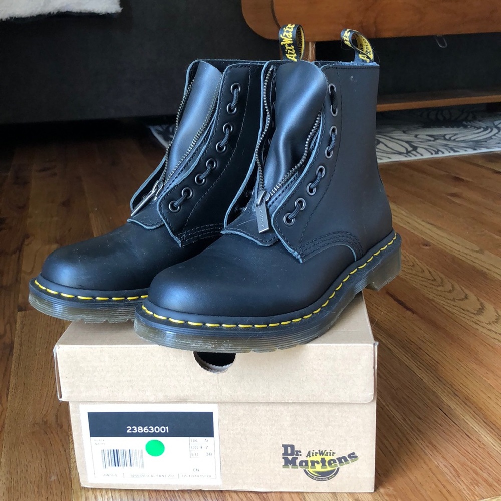 Dr. Martens Pascal Front ZIP Boot